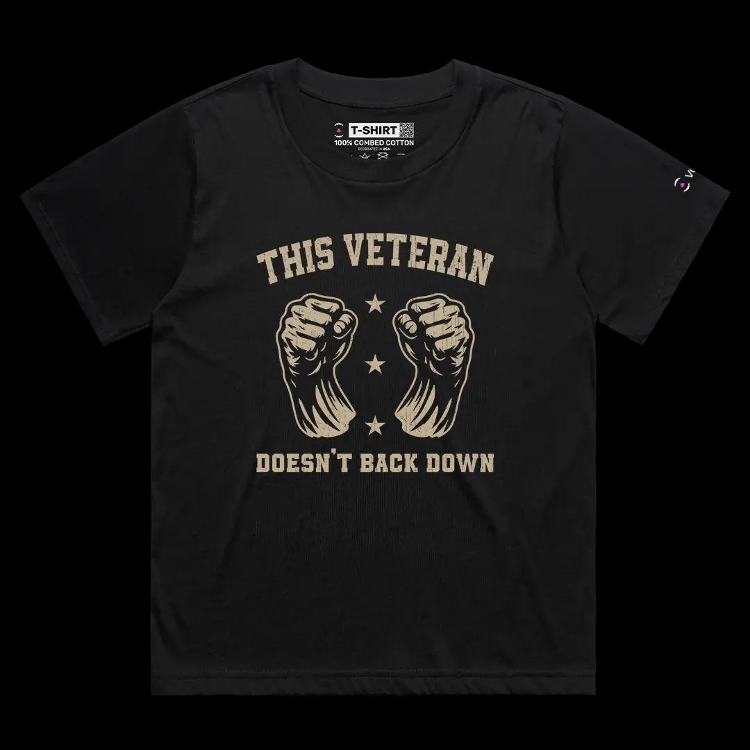 VOICEART Black Female Loose US Veteran No Backing Down Graphic Tee for 4th of July Short Cotton Shirt for Men and Women v2