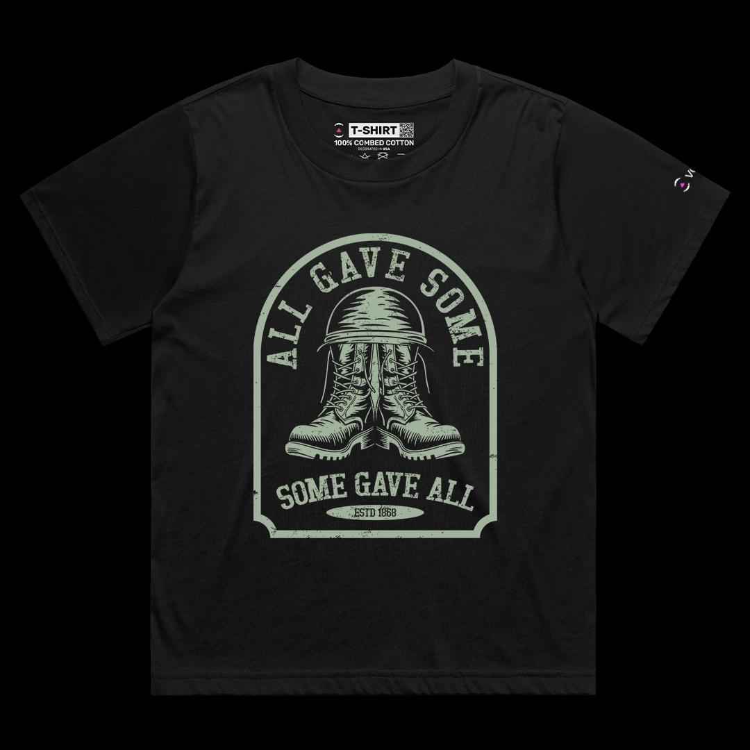 VOICEART Black Female Loose Soldier Tribute Patriotic Graphic Tee Short Sleeve T-Shirt for Men and Women